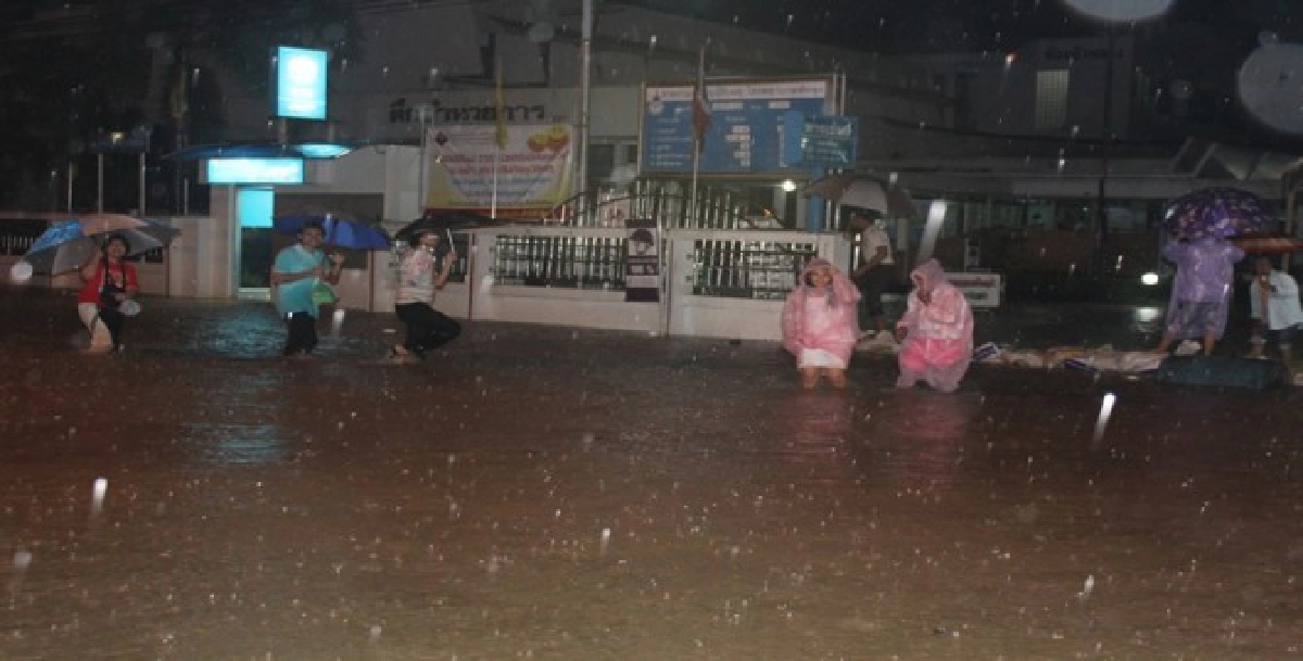 ฝนตกหนักท่วมเทศบาลเมืองพัทลุงสูง 60-70 ซม. ฝนตกหนักท่วมเทศบาลเมืองพัทลุงสูง 60-70 ซม.