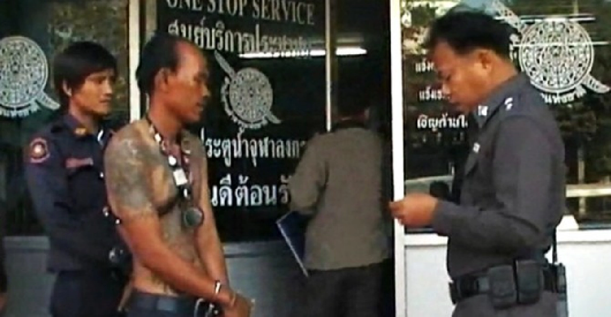หนุ่มใหญ่บุกเดี่ยวชิงทองกลางตลาดรังสิต หนุ่มใหญ่บุกเดี่ยวชิงทองกลางตลาดรังสิต