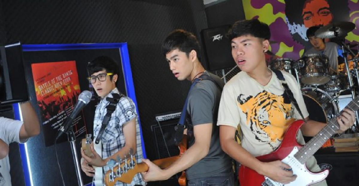 'เพ็ชร'ปลื้ม'รถเมล์'ใน'รักสุดท้ายฯ' 'เพ็ชร'ปลื้ม'รถเมล์'ใน'รักสุดท้ายฯ'