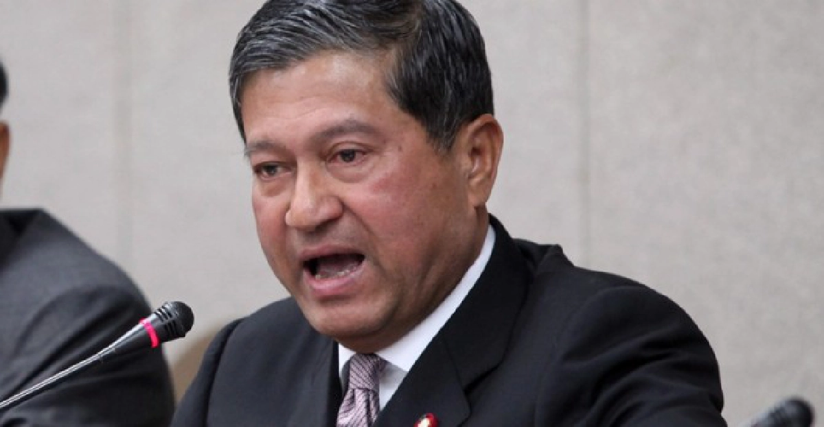 'เฉลิม'สั่งรื้อคดีลอบสังหาร'เสธ.แดง' 'เฉลิม'สั่งรื้อคดีลอบสังหาร'เสธ.แดง'