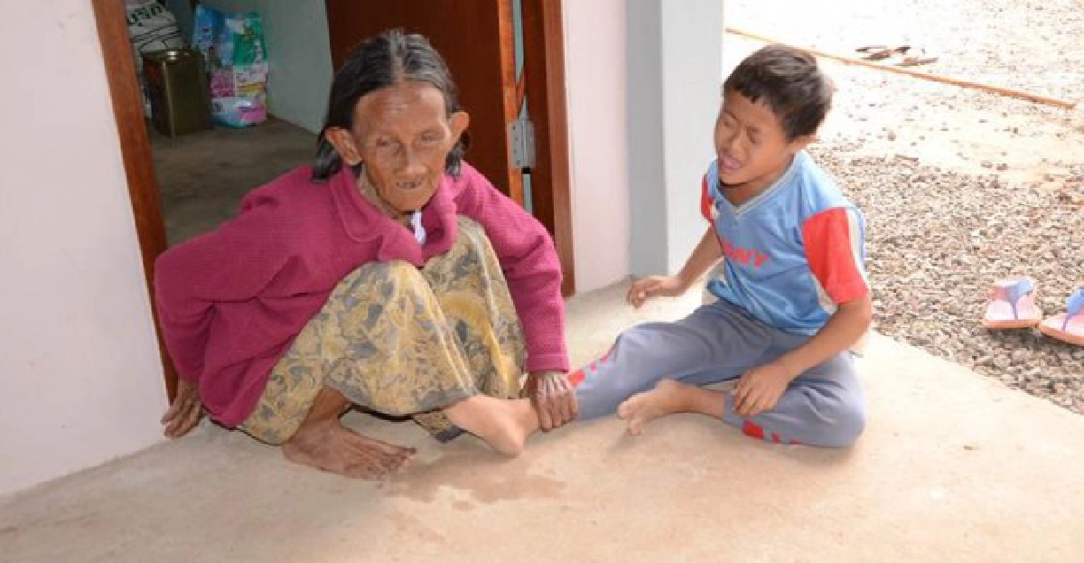 10ขวบถูกยายล่ามเชือกกว่า5ปี 10ขวบถูกยายล่ามเชือกกว่า5ปี