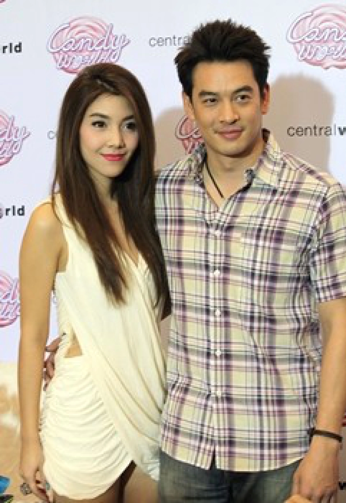 'ชาคริต-วุ้นเส้น'ได้ฤกษ์แต่ง21เม.ย. 'ชาคริต-วุ้นเส้น'ได้ฤกษ์แต่ง21เม.ย.
