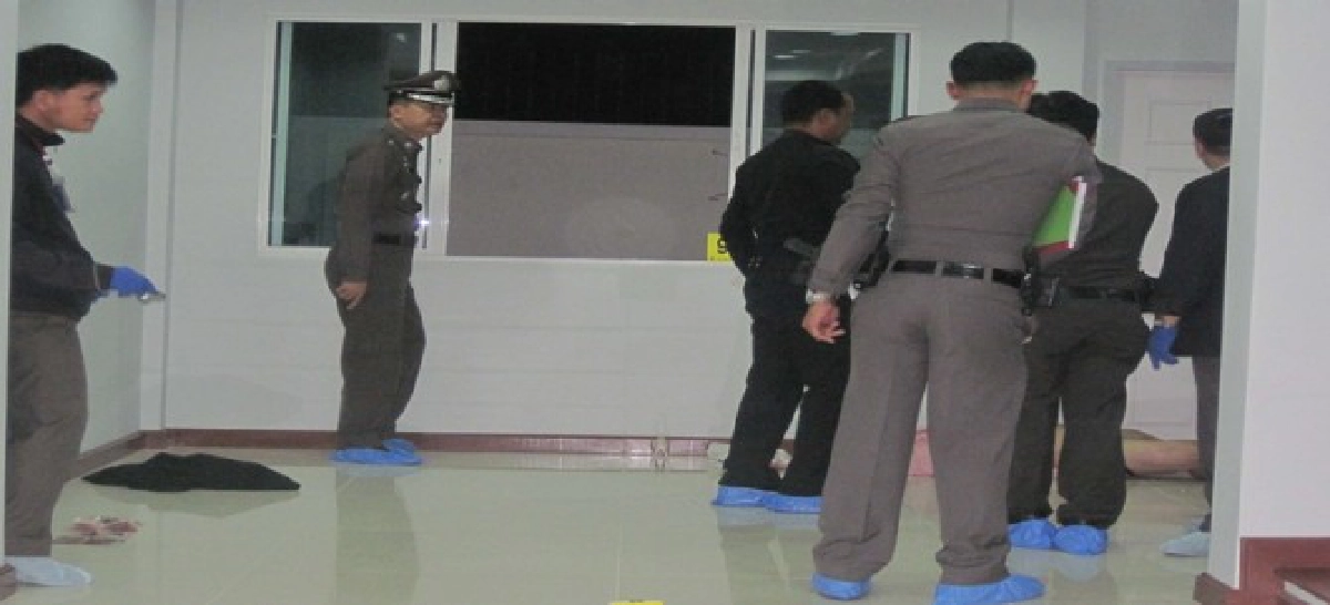 ล็อกกุญแจมือทุบหัวดับ-ชิงทอง 
