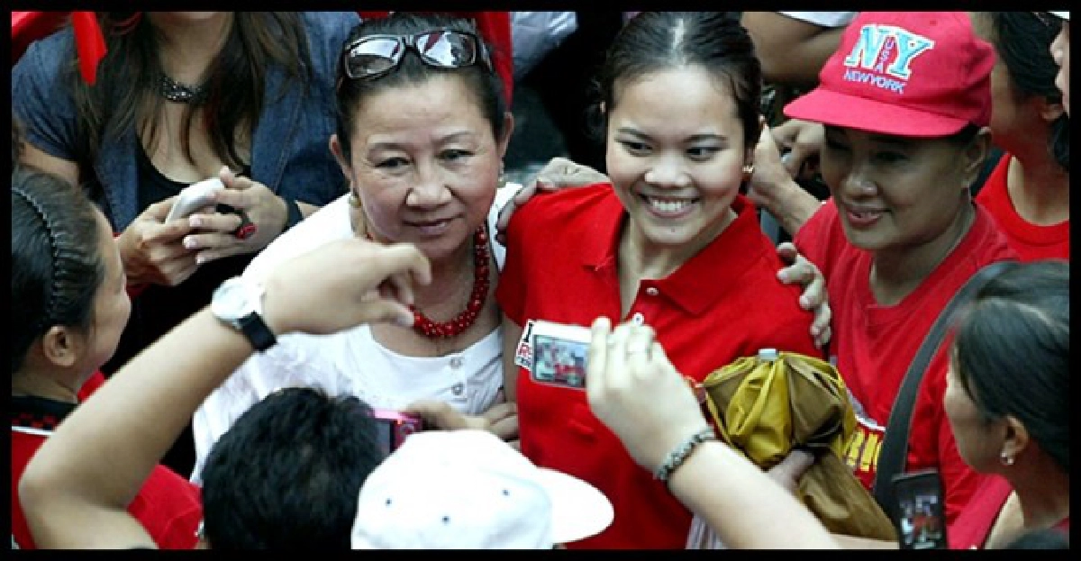 'ลูกเสธ.แดง'เข้าให้ข้อมูลคดีชันสูตรศพพ่อ 'ลูกเสธ.แดง'เข้าให้ข้อมูลคดีชันสูตรศพพ่อ