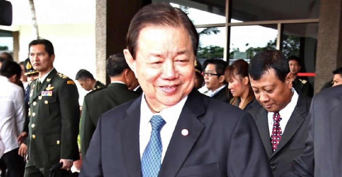 'ยุทธศักดิ์'ยิ้มรับตำแหน่งรองนายกฯ 'ยุทธศักดิ์'ยิ้มรับตำแหน่งรองนายกฯ
