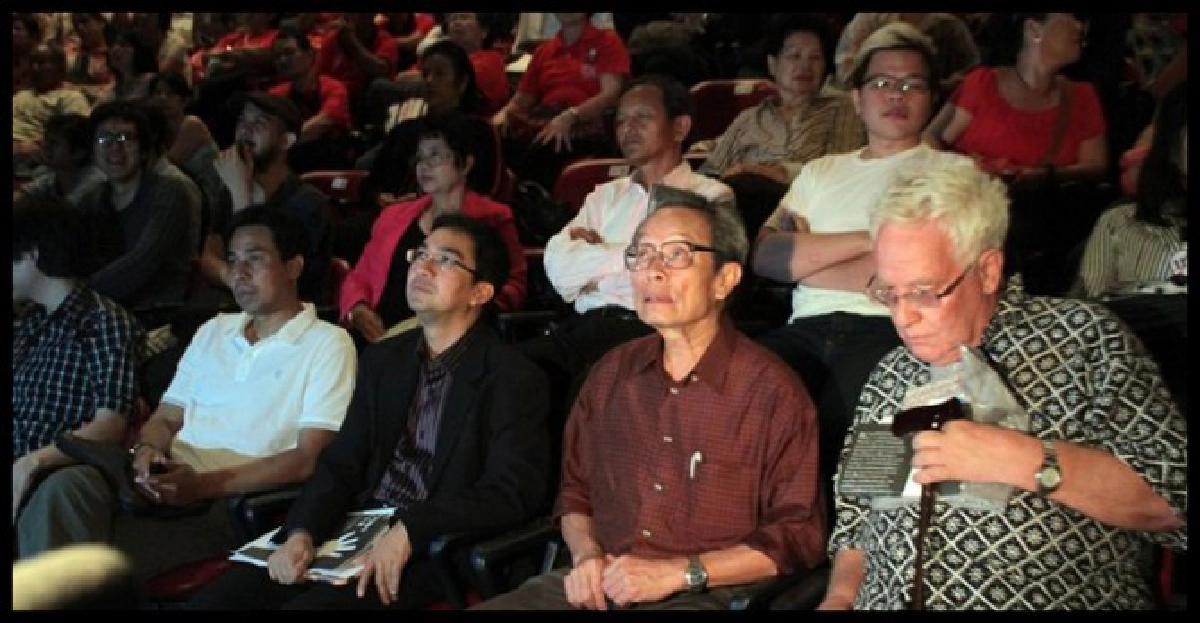 แปลก!'นิติราษฎร์'ค้านตั้งสสร. แปลก!'นิติราษฎร์'ค้านตั้งสสร.