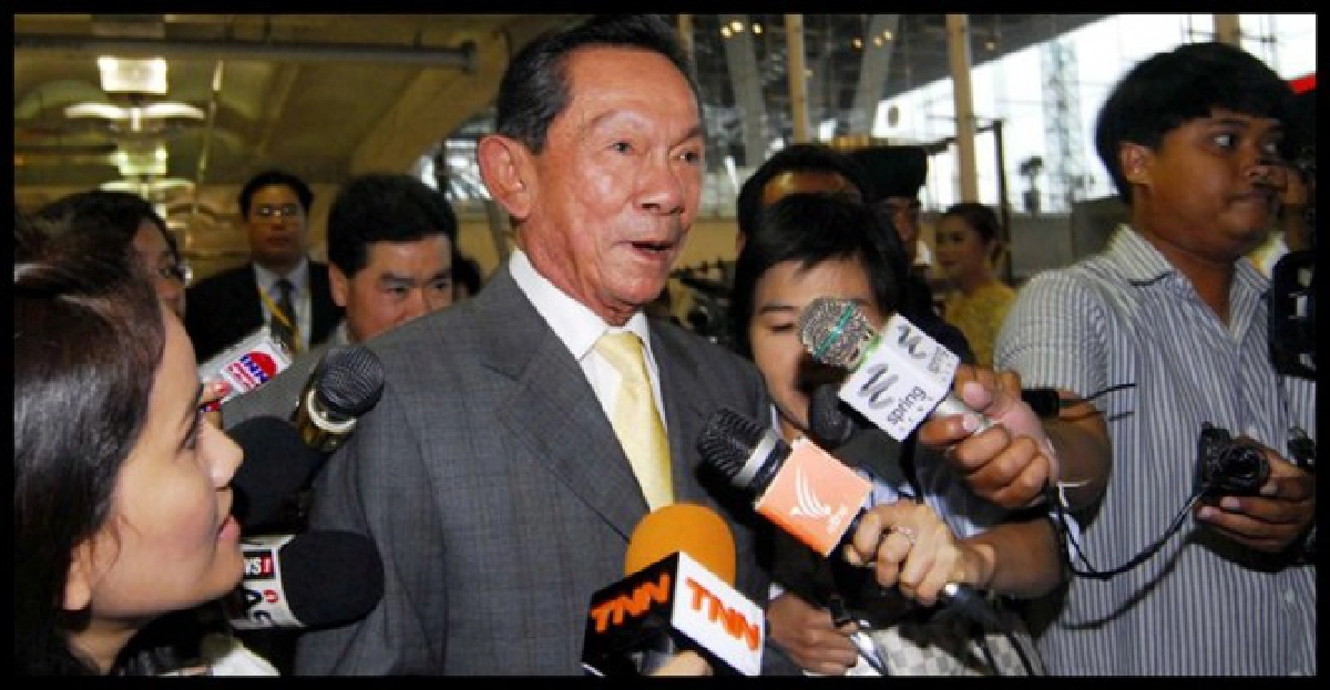 เสธ.หนั่นจวกนิติราษฎร์เด็กวานซืน
เสธ.หนั่นจวกนิติราษฎร์เด็กวานซืน