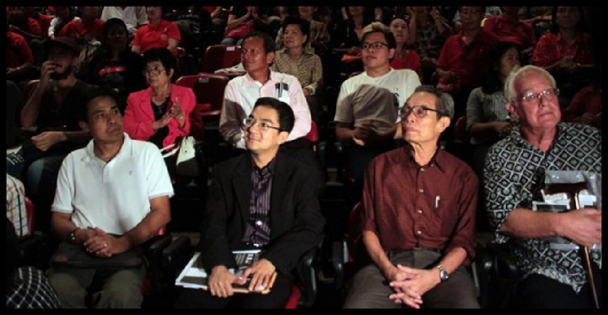 จับจังหวะนิติราษฎร์:สงครามแห่ง'ความเชื่อ' จับจังหวะนิติราษฎร์:สงครามแห่ง'ความเชื่อ'