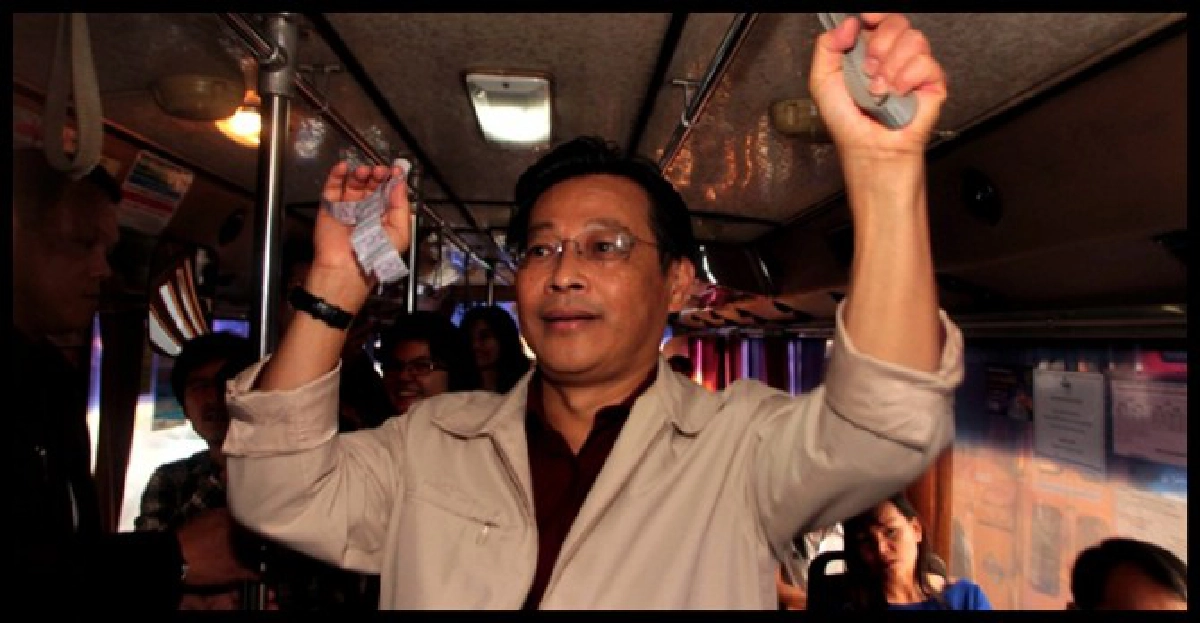'สุชาติ'โหนรถเมลล์เข้าศธ.ชูยุบร.ร.อีกแล้ว