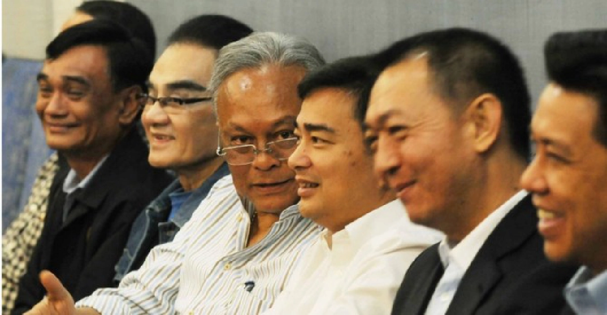 เชือด พ.ร.ก.เงินกู้
ปชป.ยืมดาบศาล รธน. เชือด พ.ร.ก.เงินกู้
ปชป.ยืมดาบศาล รธน.