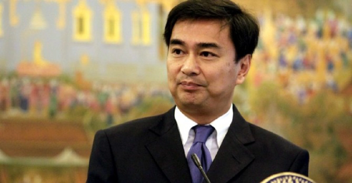 'อภิสิทธิ์'จี้'ยิ่งลักษณ์'ปิดปาก'จตุพร' 'อภิสิทธิ์'จี้'ยิ่งลักษณ์'ปิดปาก'จตุพร'