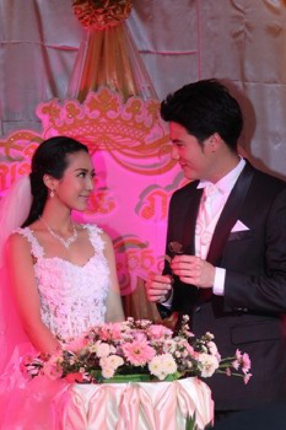 ปิดฉาก'ดุจดาวดิน'ชื่นมื่น'สเตฟาน'หวานใส่'จั๊กจั่น' ปิดฉาก'ดุจดาวดิน'ชื่นมื่น'สเตฟาน'หวานใส่'จั๊กจั่น'