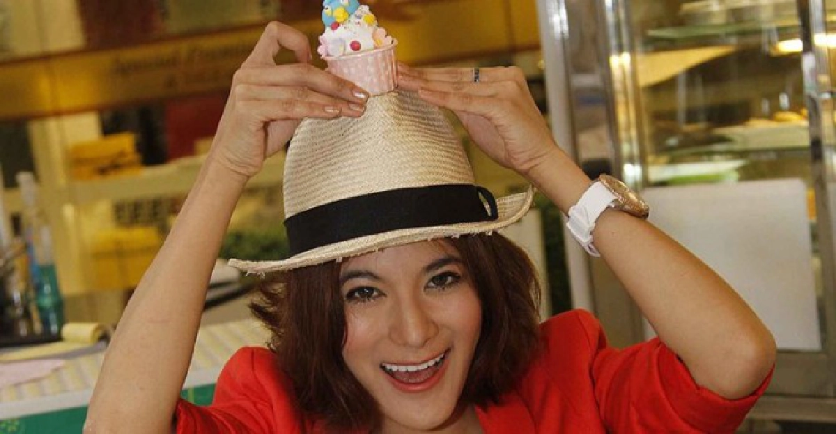 'ก้อย'โชว์แต่งหน้าของหวาน 'ก้อย'โชว์แต่งหน้าของหวาน