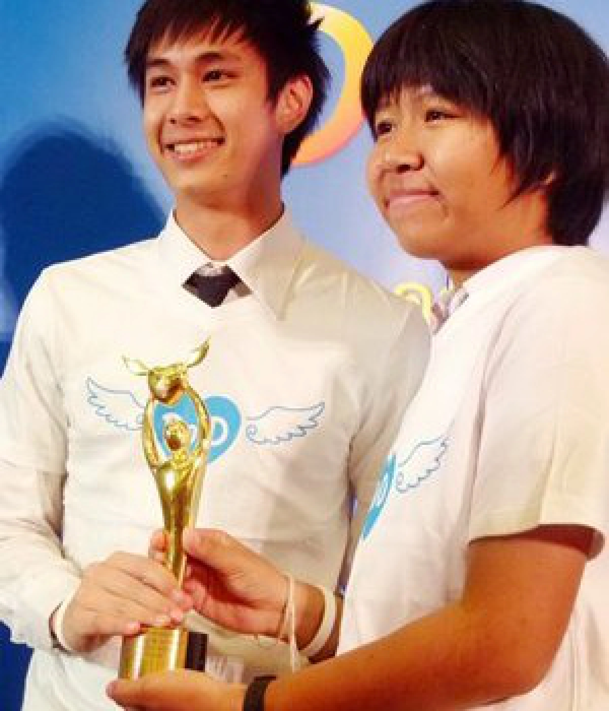 8เยาวชน4ภาคเข้า'บ้านความดี' 8เยาวชน4ภาคเข้า'บ้านความดี'