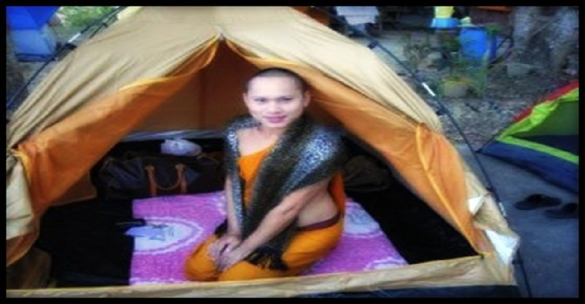 เสื่อม!ชาวเน็ตสวดยับเป็นพระไม่สำรวม เสื่อม!ชาวเน็ตสวดยับเป็นพระไม่สำรวม
