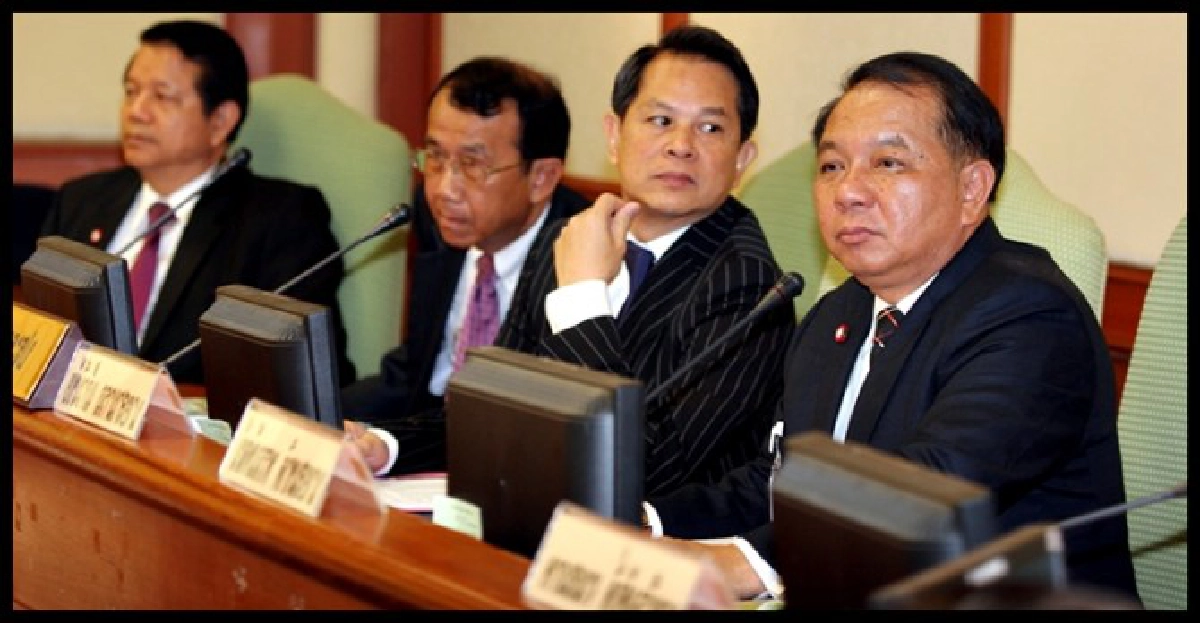 'สามารถ'นำทีมประชุมกมธ.แก้รธน.นัดแรก 'สามารถ'นำทีมประชุมกมธ.แก้รธน.นัดแรก