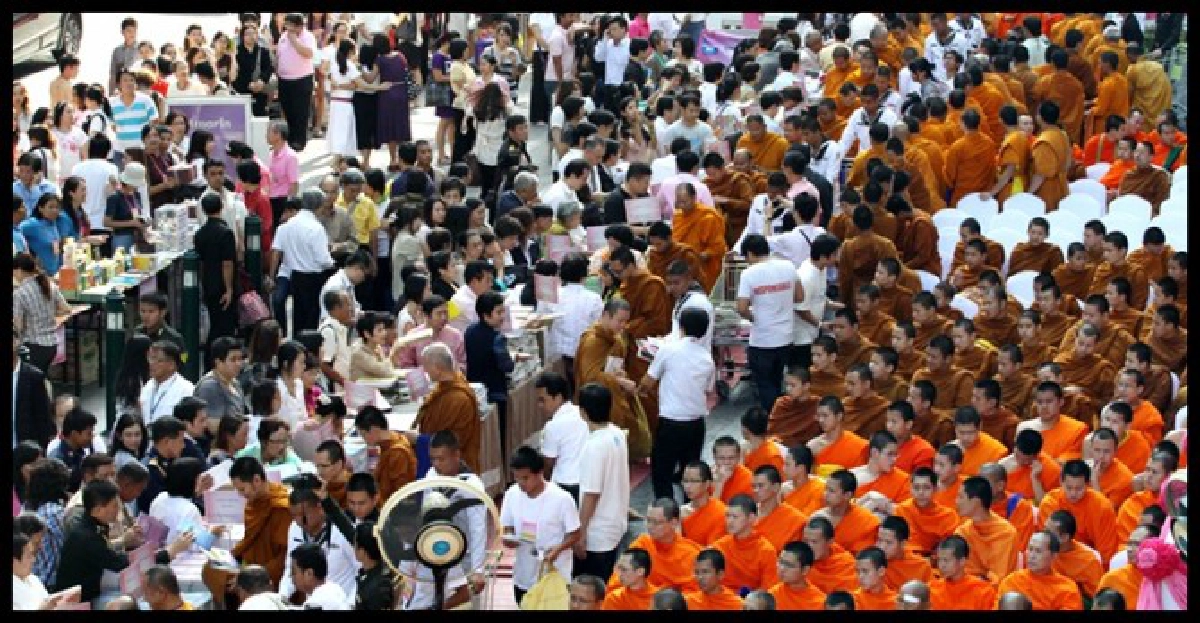 'คุณชาย'นำปชช.ทำบุญตักบาตร'วันมาฆบูชา' 'คุณชาย'นำปชช.ทำบุญตักบาตร'วันมาฆบูชา'