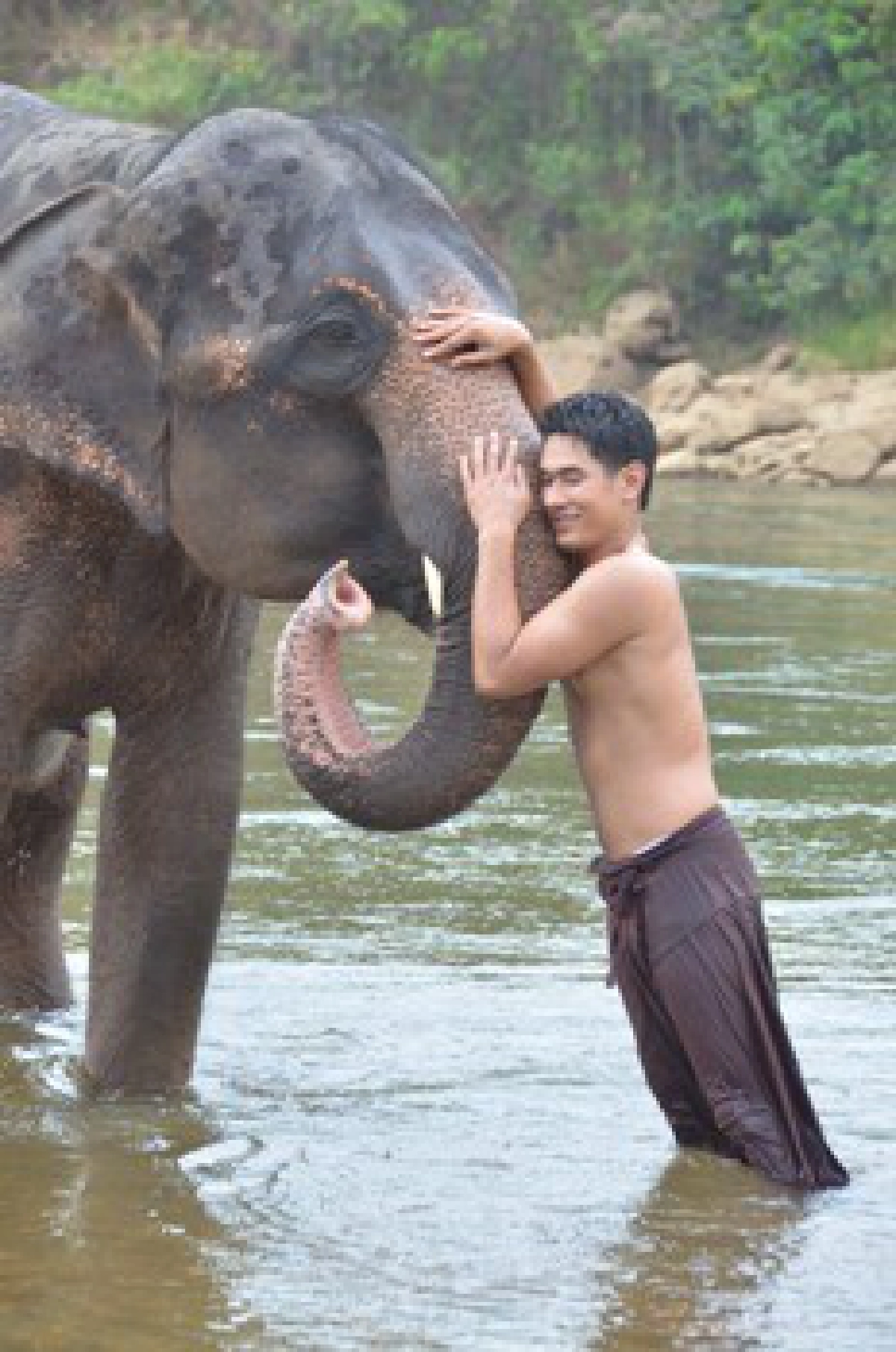 'อ๋อม-เชอรี่'สวีทหวานขี่ช้างเล่นน้ำกันสนุก
'อ๋อม-เชอรี่'สวีทหวานขี่ช้างเล่นน้ำกันสนุก