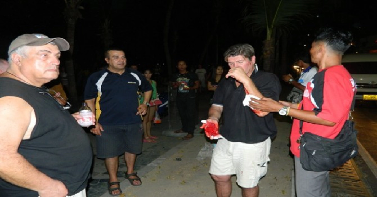 แทงครูฝรั่งชาวแคนนาดาเจ็บริมหาดพัทยา