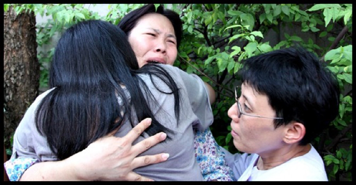 ระทึก!หนุ่มคลั่งถือมีดจี้คอหอย'สาวเภสัชฯ'