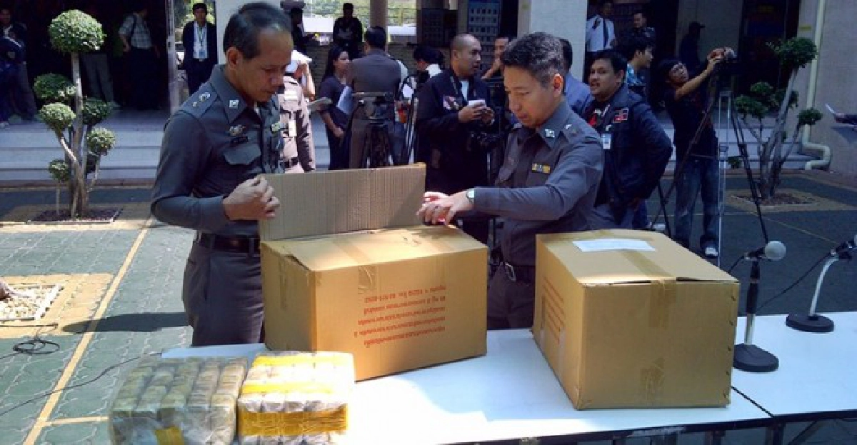 จับ4ตร.หมกเม็ดยาเสพติดของกลาง จับ4ตร.หมกเม็ดยาเสพติดของกลาง