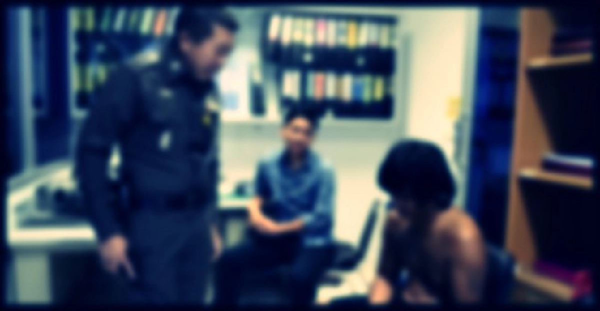 'หนุ่มคลั่ง'ยานรกถือมีดอีโต้ไล่ฟันบุพการี 'หนุ่มคลั่ง'ยานรกถือมีดอีโต้ไล่ฟันบุพการี