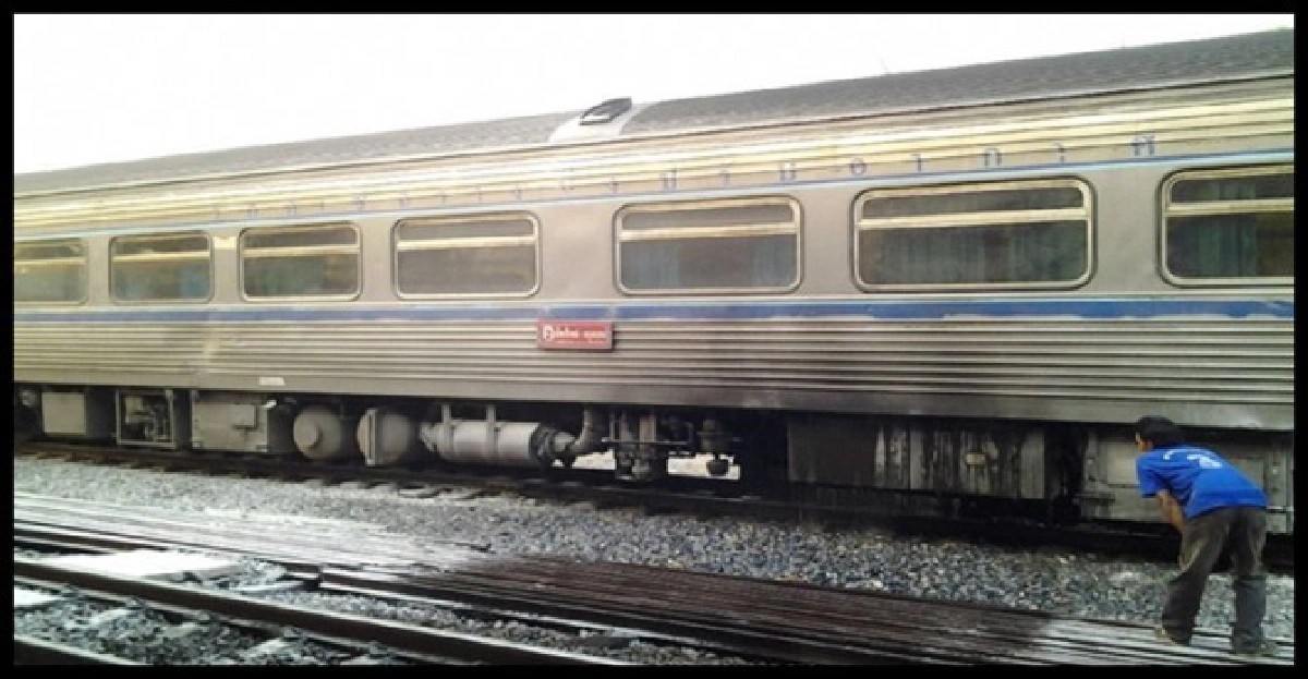 ไฟไหม้!รถไฟด่วนพิเศษที่พิษณุโลก ไฟไหม้!รถไฟด่วนพิเศษที่พิษณุโลก