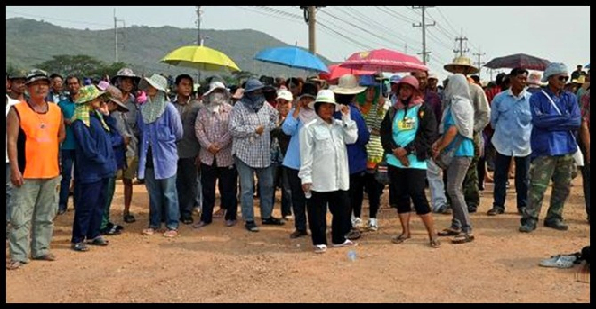 'ม็อบสับปะรด'นับพันปิดถ.เพชรเกษมแล้ว 'ม็อบสับปะรด'นับพันปิดถ.เพชรเกษมแล้ว