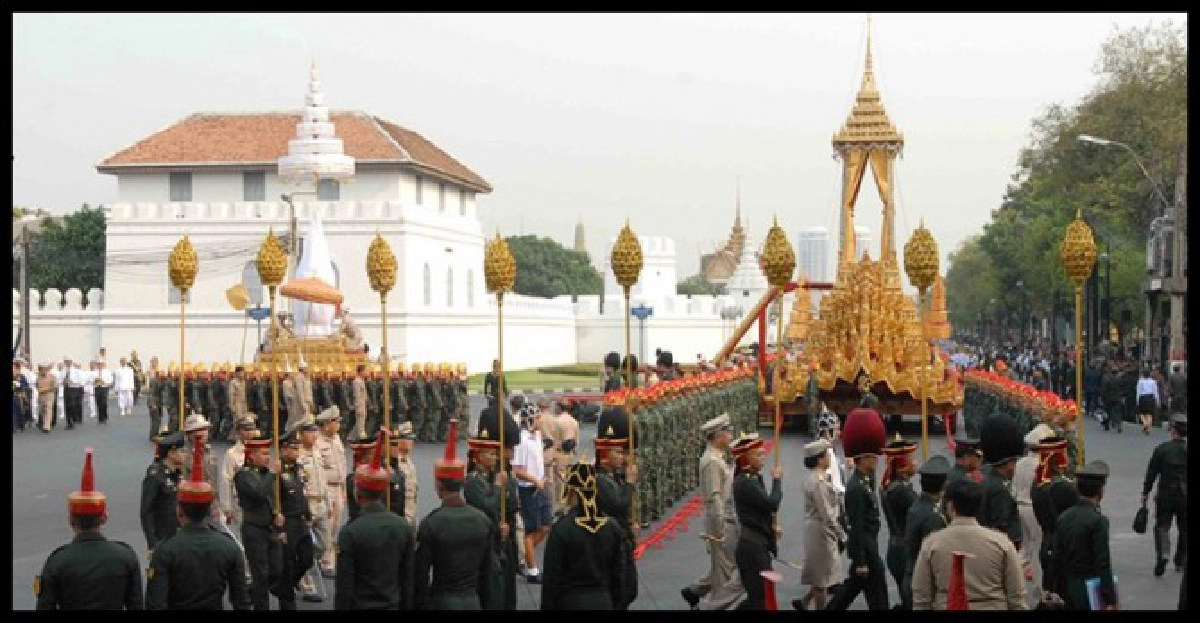 ถวายพระเกียรติสูงสุดแด่'เจ้าฟ้าเพชรรัตนฯ'
ถวายพระเกียรติสูงสุดแด่'เจ้าฟ้าเพชรรัตนฯ'