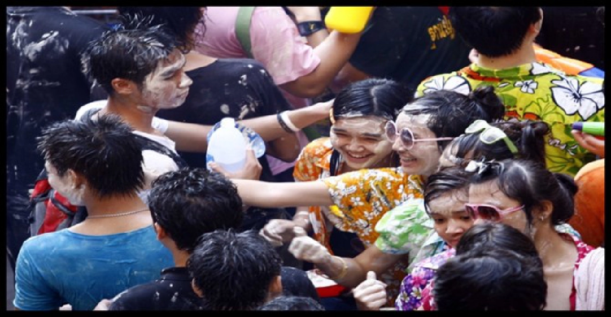 คุมเข้มจับตาสีลมห้ามอนาจารสงกรานต์ คุมเข้มจับตาสีลมห้ามอนาจารสงกรานต์