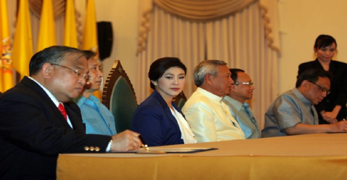 ปูลงนามเอ็มโอยูสกอ.ติดตามน้ำท่วม ปูลงนามเอ็มโอยูสกอ.ติดตามน้ำท่วม