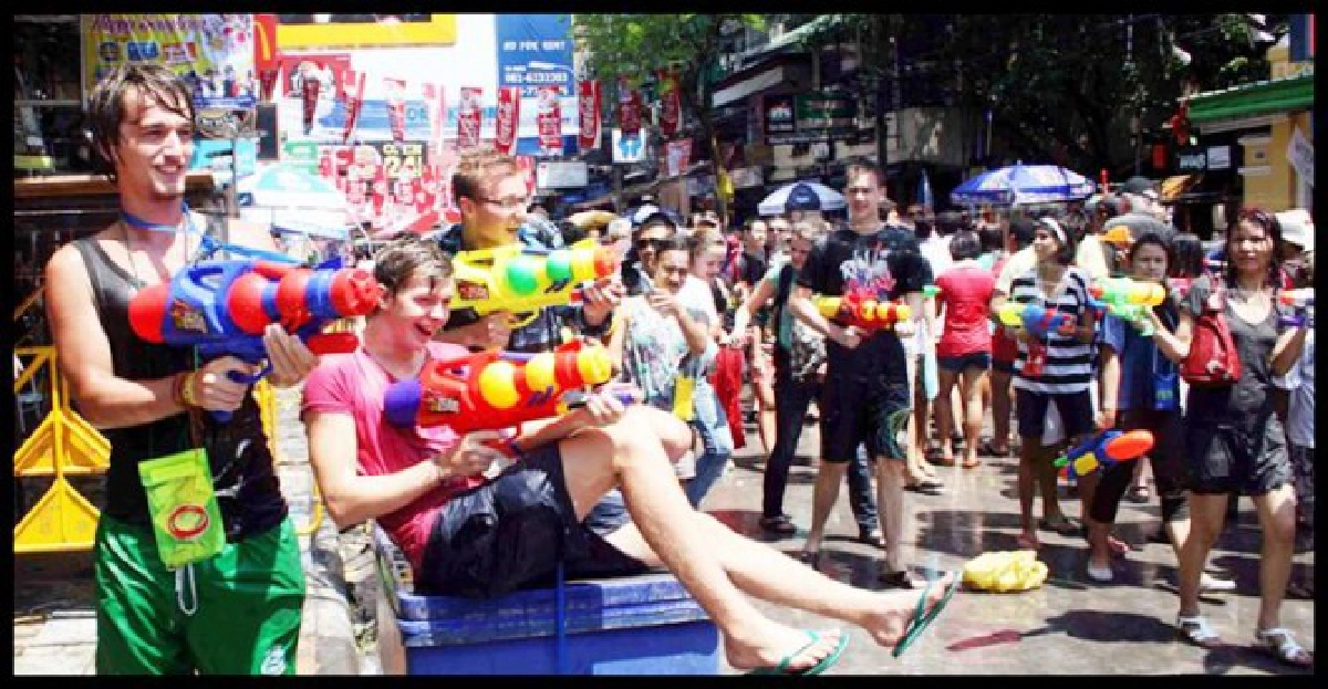 ถนนข้าวสารตั้งรางวัลนำจับพวกลวนลาม
ถนนข้าวสารตั้งรางวัลนำจับพวกลวนลาม