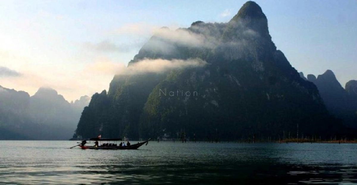 เรือล่มกลางเขื่อนรัชชประภาฯนทท.หาย1 เรือล่มกลางเขื่อนรัชชประภาฯนทท.หาย1