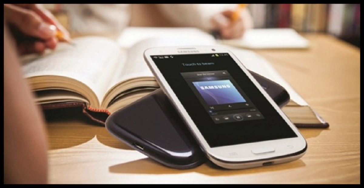 'มือถือใหม่ที่หมายจะปลิดชีพ iPhone'
'มือถือใหม่ที่หมายจะปลิดชีพ iPhone'
