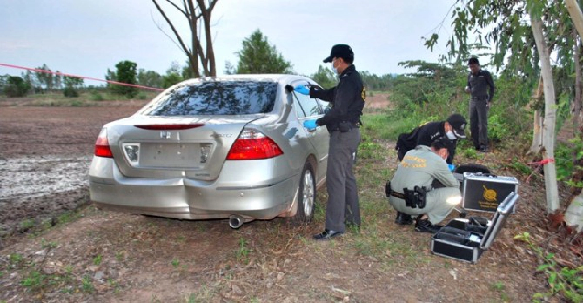 พบเก๋ง'ผกก.ไทรงาม'จอดทิ้งป่าข้างทาง พบเก๋ง'ผกก.ไทรงาม'จอดทิ้งป่าข้างทาง