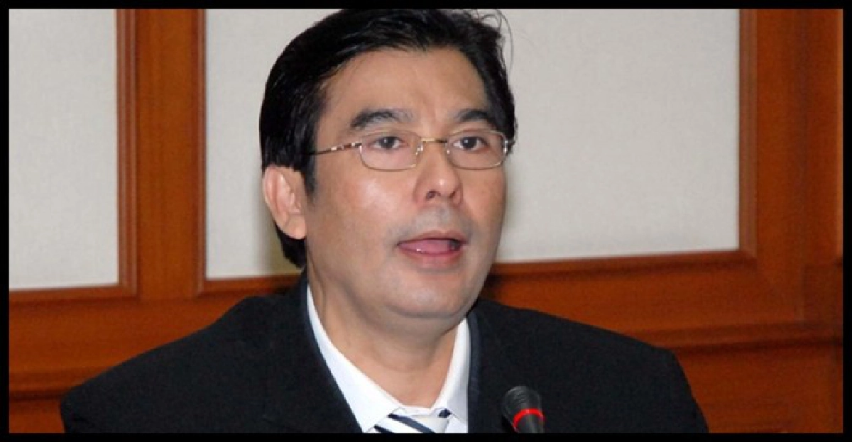 พร้อมพงศ์ดักคอ'ปชป.'ชี้อย่าริยื่นยุบ'พท.'
พร้อมพงศ์ดักคอ'ปชป.'ชี้อย่าริยื่นยุบ'พท.'