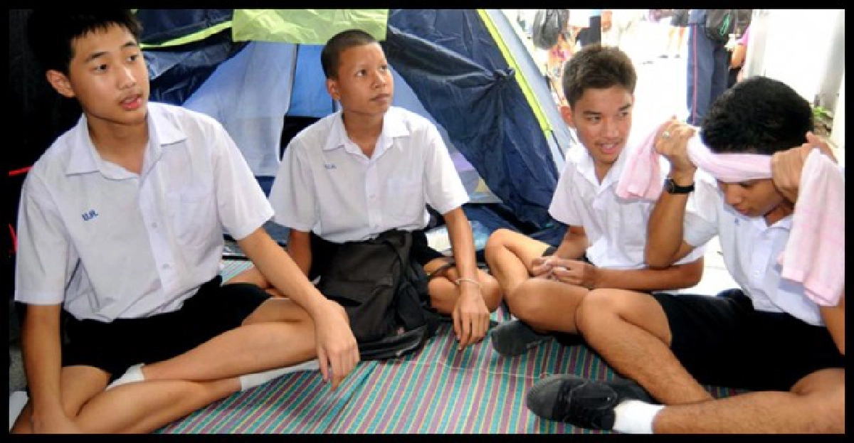 นร.บดินทรฯเฮ!ผลถกศธ.ได้เข้าม.4หมด นร.บดินทรฯเฮ!ผลถกศธ.ได้เข้าม.4หมด