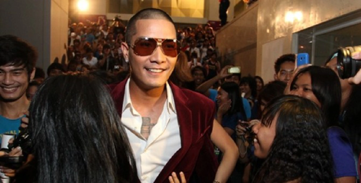 ถอดเอ็มวีแสดงสปิริต'แบงค์'รับเสียใจและเสียดาย
ถอดเอ็มวีแสดงสปิริต'แบงค์'รับเสียใจและเสียดาย