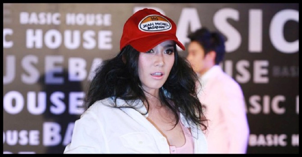 'อั้ม'เฉไฉนักธุกิจ'แอม'แค่เพื่อน'
'อั้ม'เฉไฉนักธุกิจ'แอม'แค่เพื่อน'