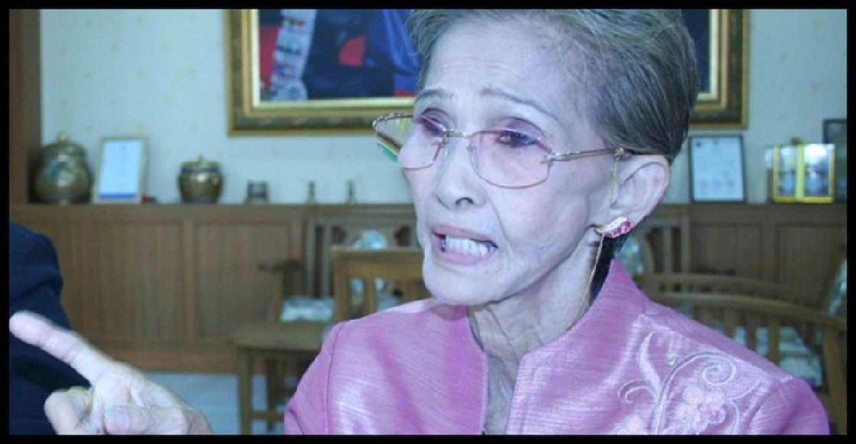 'บ้านแม่ผ่องศรี'ไฟไหม้ผู้ว่าฯรุดเยี่ยม 'บ้านแม่ผ่องศรี'ไฟไหม้ผู้ว่าฯรุดเยี่ยม