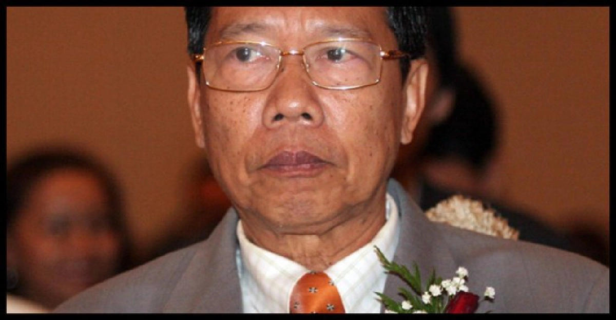 ปธ.ศาลรธน.ปูดถูกขู่หลังรับคำค้านแก้รธน. ปธ.ศาลรธน.ปูดถูกขู่หลังรับคำค้านแก้รธน.