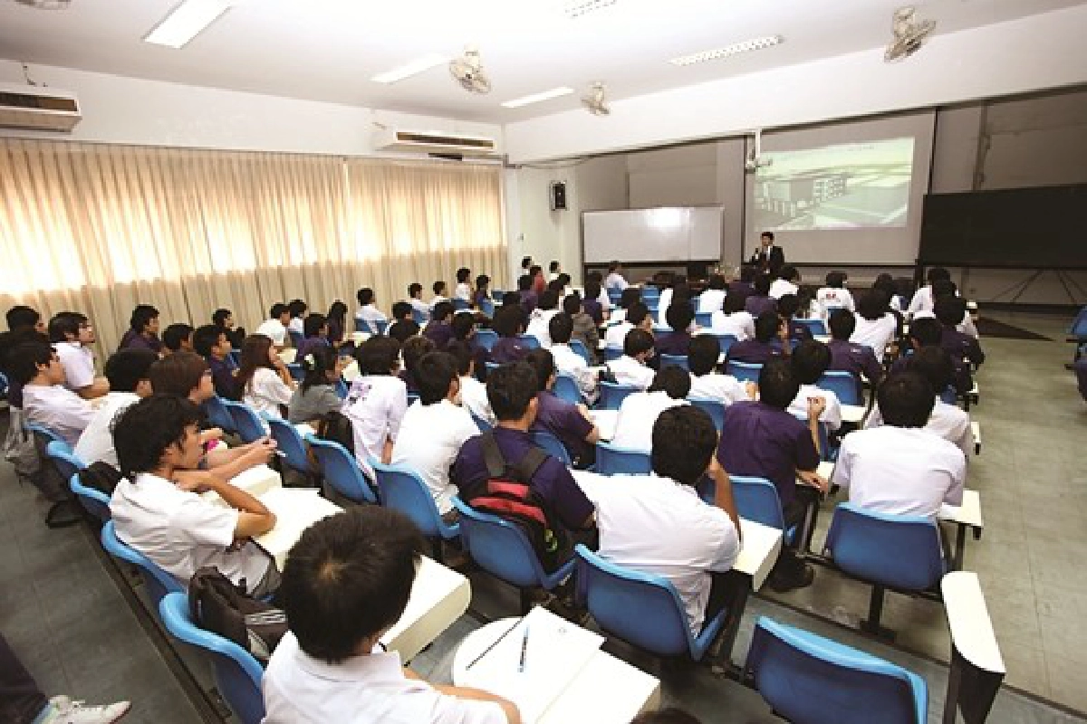 เปิดวิสัยทัศน์:วิศวะมช.พร้อมรับเออีซี เปิดวิสัยทัศน์:วิศวะมช.พร้อมรับเออีซี
