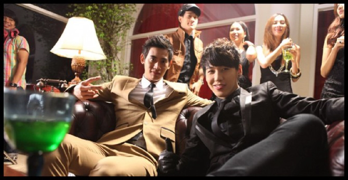 ทีม'ย๊าค'กับเอ็มวี'เทิร์น มี ออน รักไม่ยาก'
ทีม'ย๊าค'กับเอ็มวี'เทิร์น มี ออน รักไม่ยาก'