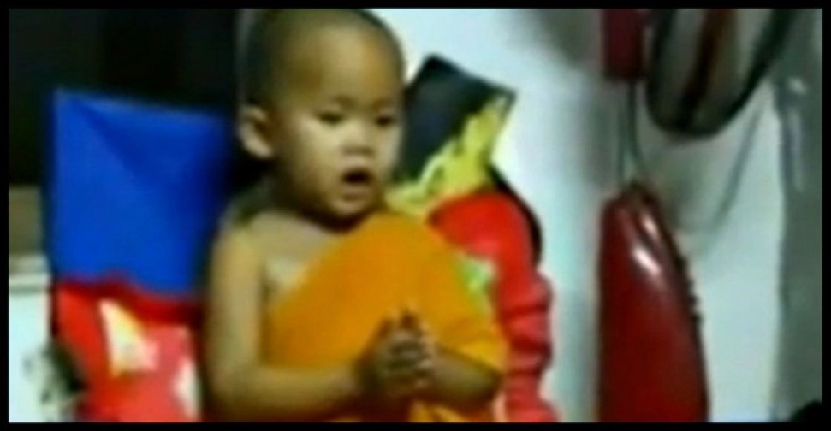พบแล้ว!เณร3ขวบสวดมนต์คล่อง พบแล้ว!เณร3ขวบสวดมนต์คล่อง
