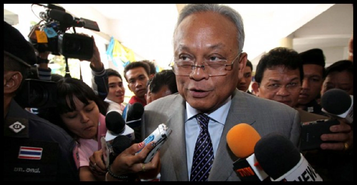 'เทพเทือก'ยัน'2สตรี1ผู้ใหญ่'จ้อทาบร่วมรบ. 'เทพเทือก'ยัน'2สตรี1ผู้ใหญ่'จ้อทาบร่วมรบ.