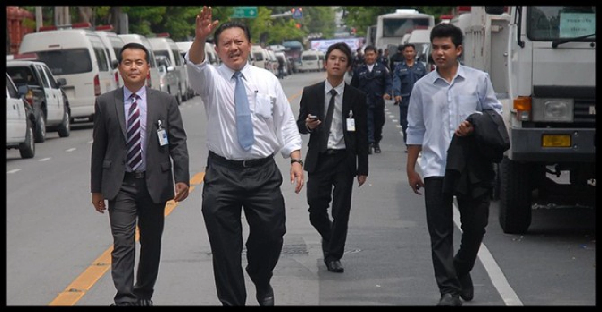 ปะทะเดือด!'ชูวิทย์'บุกตรวจบ่อน ปะทะเดือด!'ชูวิทย์'บุกตรวจบ่อน