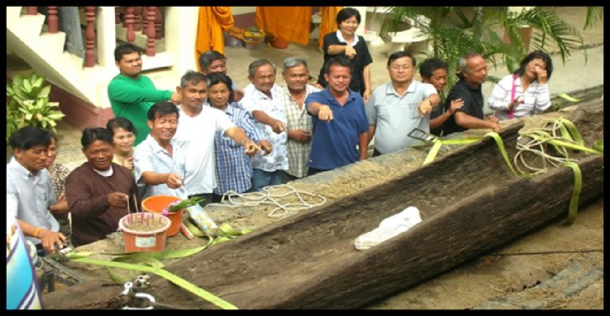 ฮือฮา!พบเรือไม้ตะเคียนอายุร้อยปี ฮือฮา!พบเรือไม้ตะเคียนอายุร้อยปี