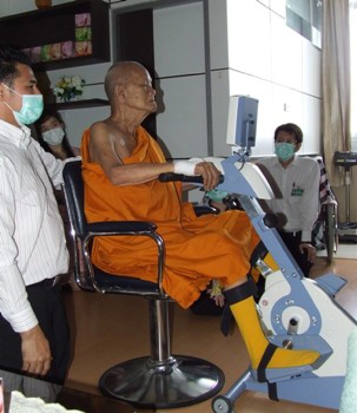 หลวงพ่อคูณห่วงสร้างศาลากลางน้ำ
หลวงพ่อคูณห่วงสร้างศาลากลางน้ำ