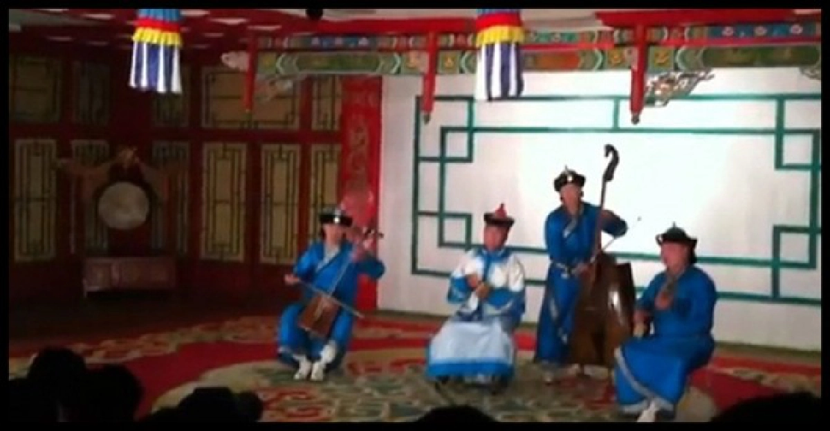 รื่นรมย์'มองโกเลียโฟล์คซอง'