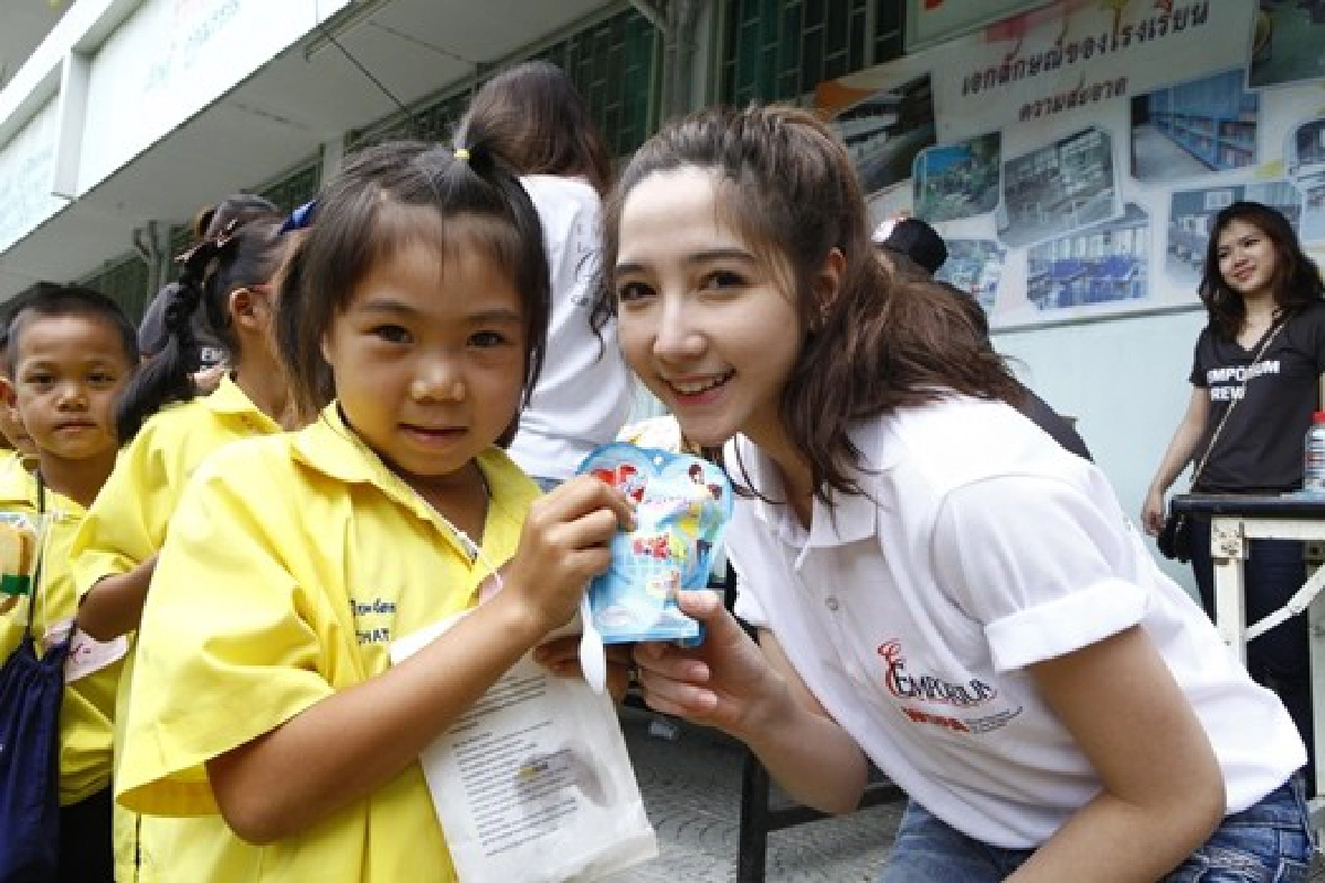 สาวรุ่นสังคมชั้นสูงเติมสุขให้น้อง สาวรุ่นสังคมชั้นสูงเติมสุขให้น้อง